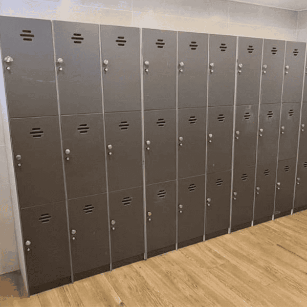 לוקר 3 דלתות-צבע אפור גרפיט